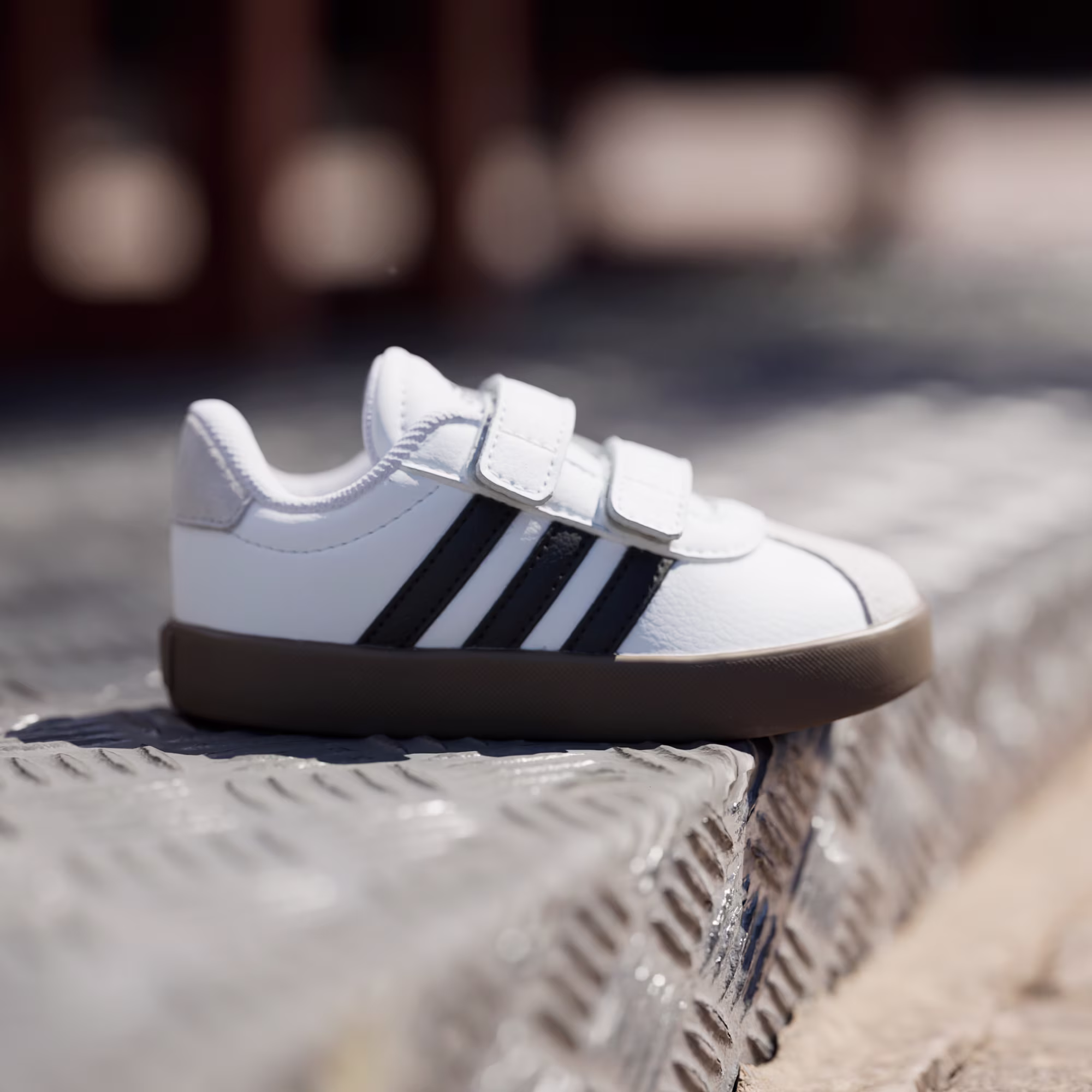 VL_Court_3.0_Shoes_Kids_White_ID9157_HM3_hover ADIDAS VL COURT 3.0 – תמונה 1